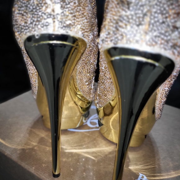 Sparkling Gold Sequin Platform Heels - Picture 6 of 11